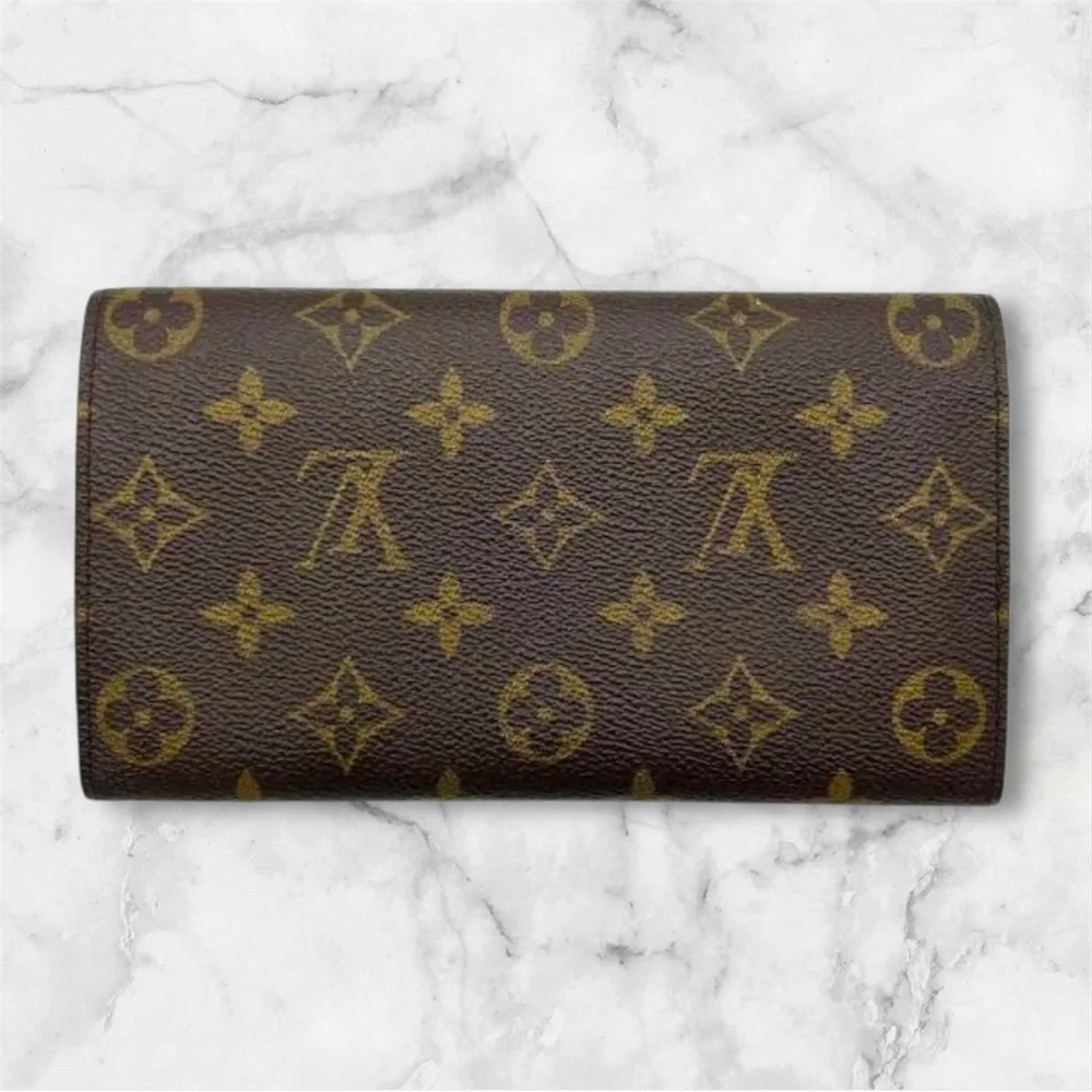 LV Sarah Monogram Wallet - Picture 2 of 8
